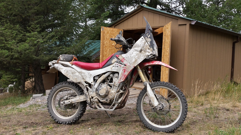 Illustration for article titled This Strange Frankenstein Machine Might Just Be The Perfect Dual Sport Bike